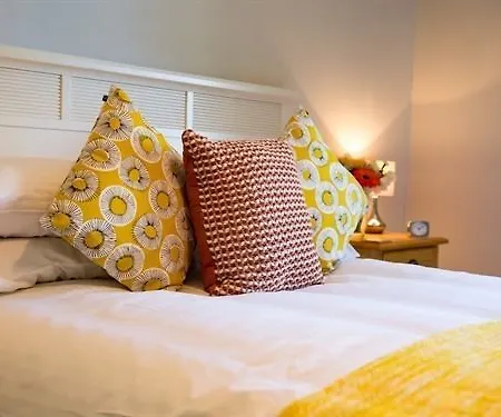 Queens Arms, Inn 4*