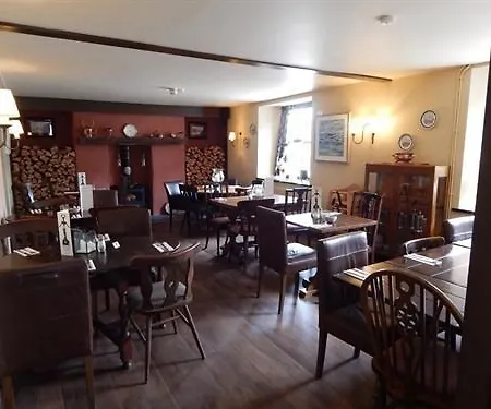 Queens Arms, 4*